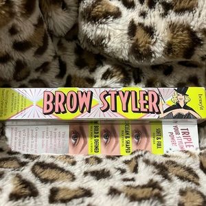 Benefit Brow Styler in shade Warm Golden Blonde. Waterproof wax pencil / powder